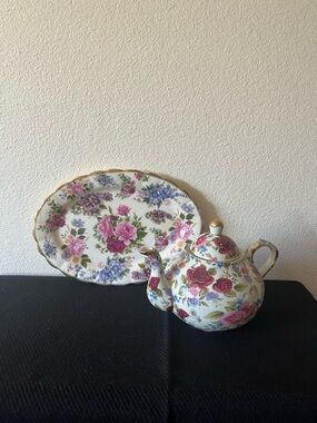 Elegant Pink and Purple Floral Dinnerware with Gold Trim